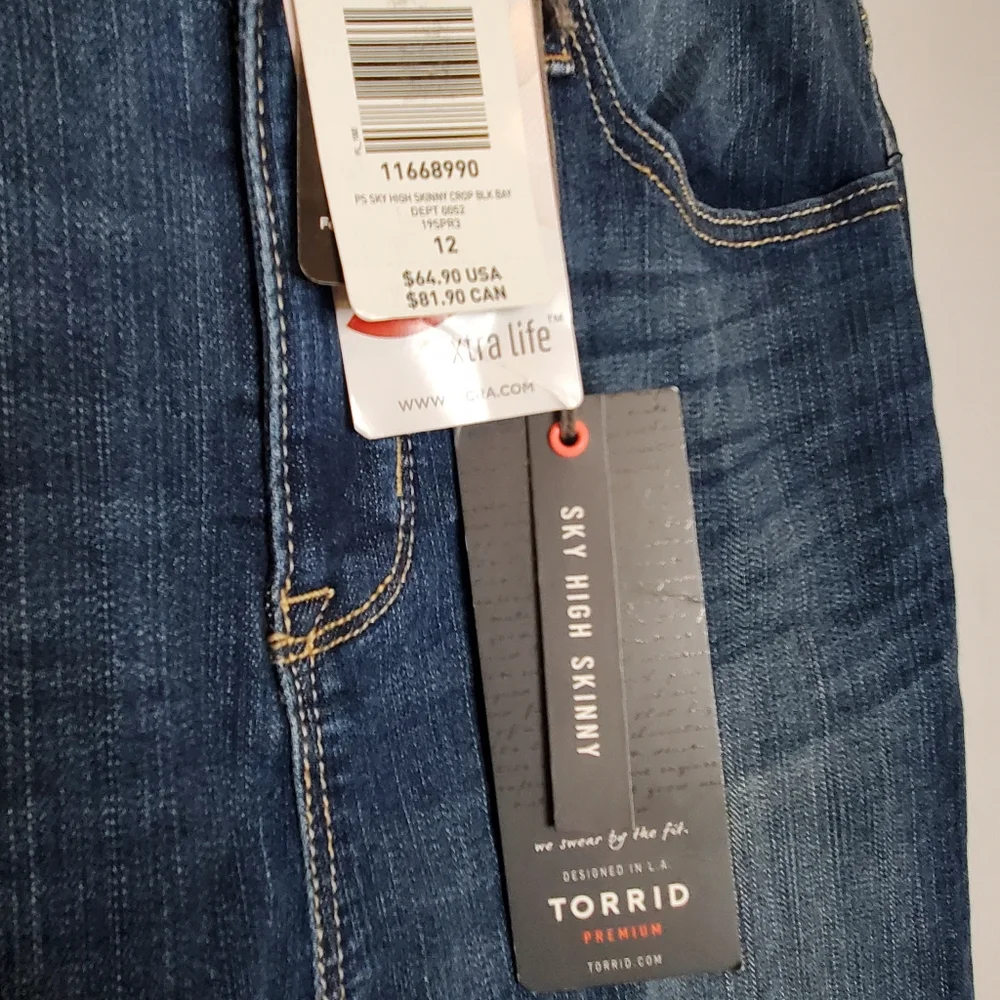NWT Torrid Sky High Skinny Crop Jeans Super high rise size‎ 12